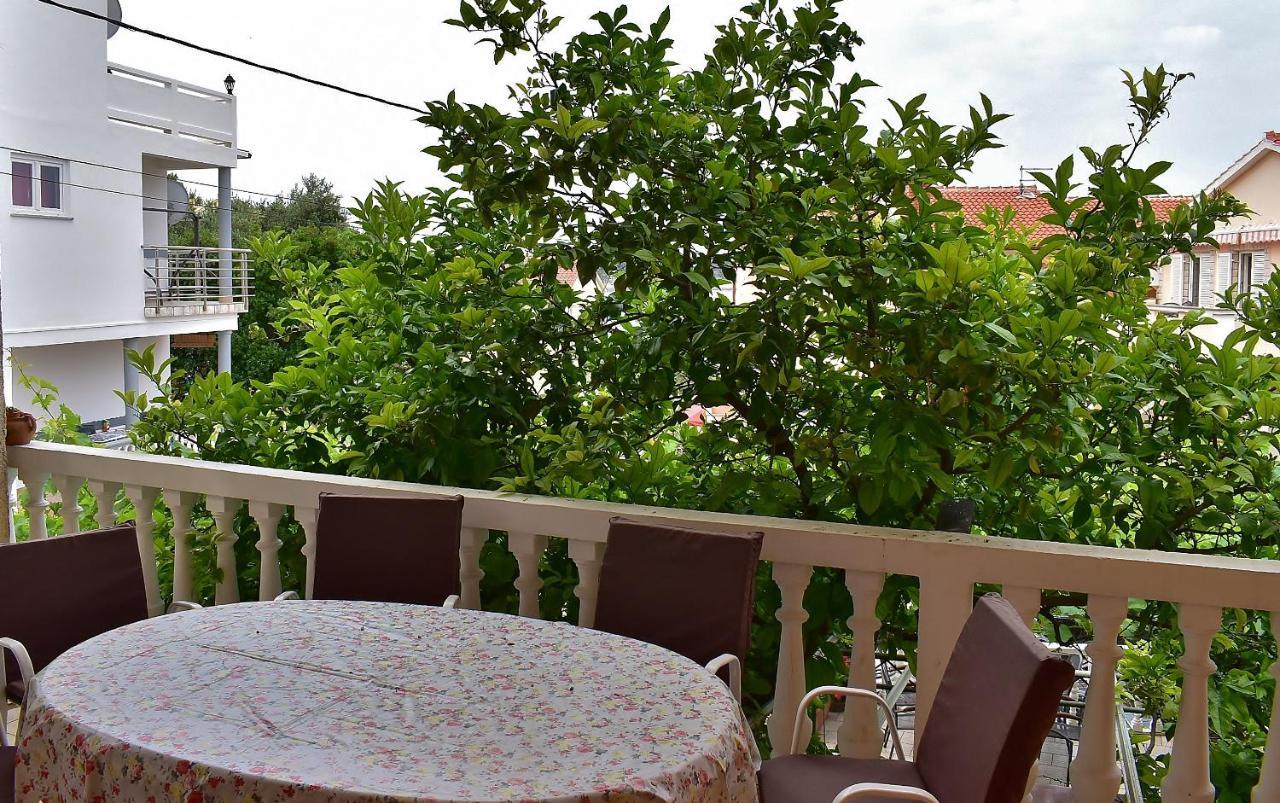 Apartament Banjol Exterior photo