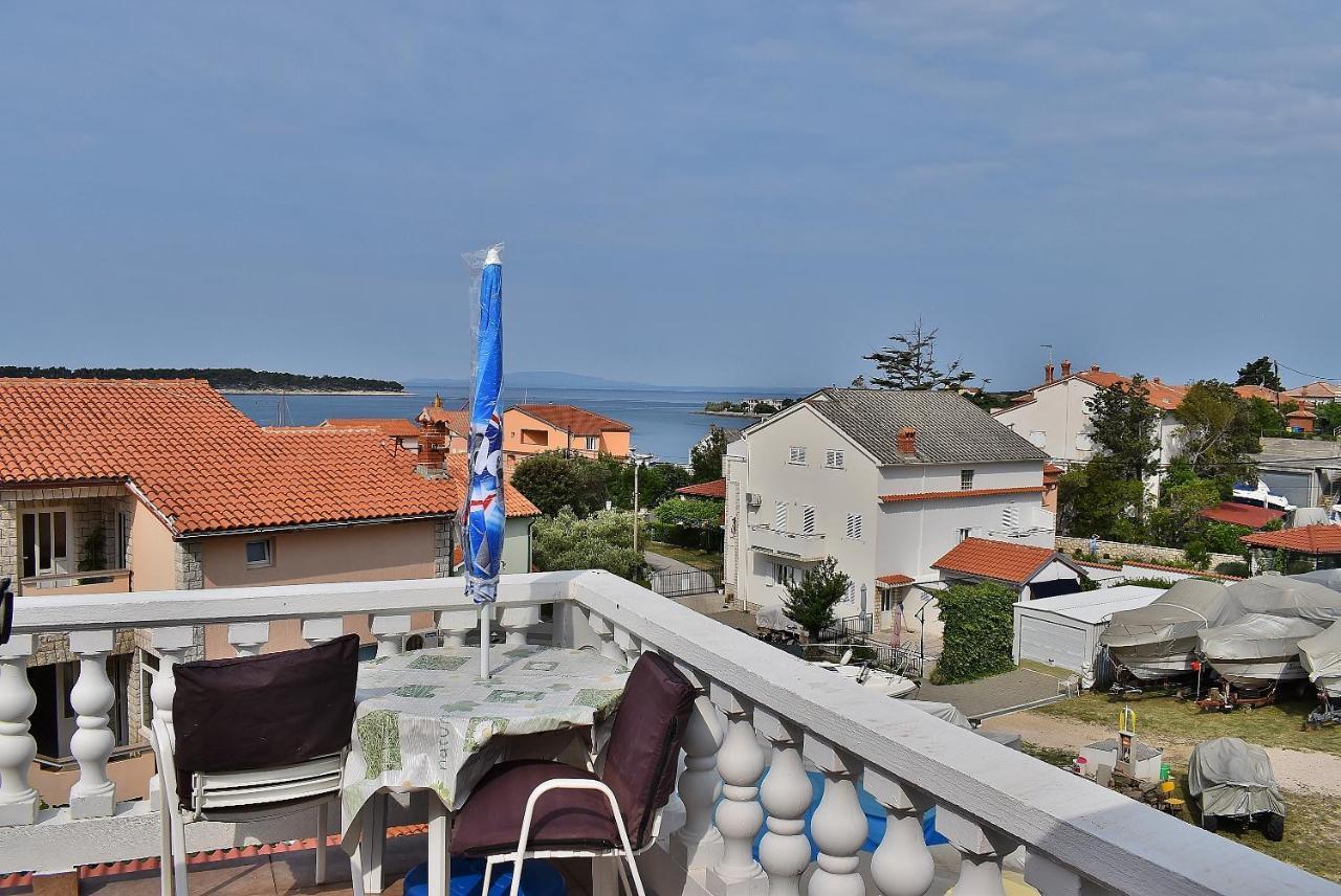 Apartament Banjol Exterior photo